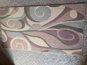 lot 1121 image: Rug 26 x 48
