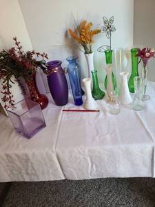 lot 1229 image: Vases