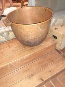 lot 1308 image: Copper pot from 1930s. Approximately 18 x 21