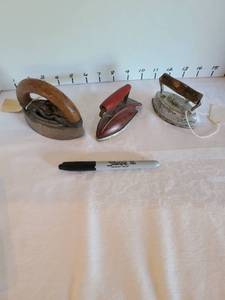 lot 1344 image: Small irons