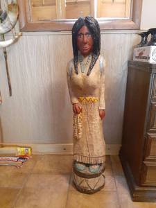 lot 1406 image: Native American wooden statue of lady with baby. Approximately 40 tall