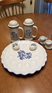 lot 1504 image: Pfaltzgraff egg platter, salt & pepper shakers, eggs and toothpick holders