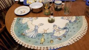 lot 1520 image: Dutch metal plate and heated bowl, round table covering approx 28, cups and glass, figurines and 2pc jewelry holder