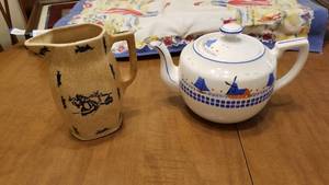 lot 1522 image: Blue Mill teapot and pitcher