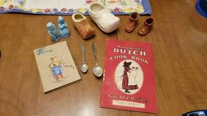 lot 1533 image: Vintage Dutch shoes, figurines, cookbook, spoons and antique book of toasts