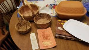 lot 1536 image: Littons Microwave Simmer pot and cookbook, Litton Micro-Browner steak grill and baskets