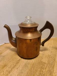 lot 1611 image: Vintage copper percolator