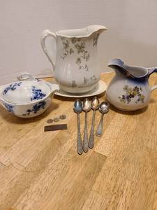lot 1626 image: Flow Blue covered bowl with glued lid, J&C Meak England pitcher (chipped) and tray, small pitcher, also chipped
