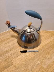 lot 1641 image: Whistling tea kettle