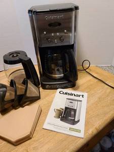 lot 1648 image: Cuisinart programmable coffee maker with extra carafe and filters