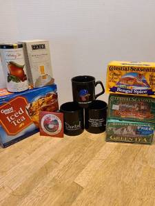 lot 1650 image: Teas and mugs