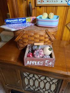 lot 2016 image: Vintage picnic basket with plastic plates, Tupperware s&p shakers, wooden apple box