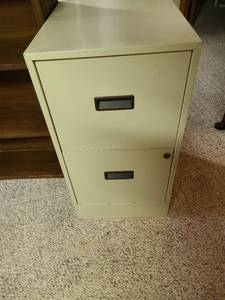 lot 2019 image: Two drawer filing cabinet 17x15x28, no key
