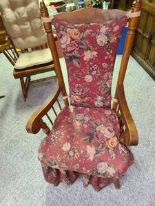lot 2027 image: Vintage swivel rocker. In basement.