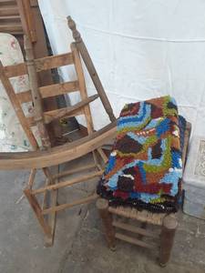 lot 3004 image: Old wooden rocker with rocker parts and a small bench (19 � 21 x 11) and 2 hook rugs