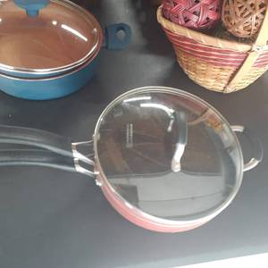 lot 3015 image: Kitchen ware. Kitchen essentials 3qt. pan and 10 skillet with matching lid