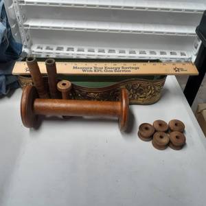 lot 3050 image: Brass plant box with miscellaneous bobbins