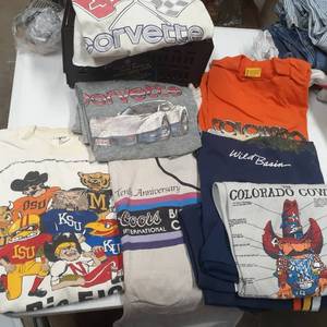 lot 3065 image: Vintage t shirts. Size med
