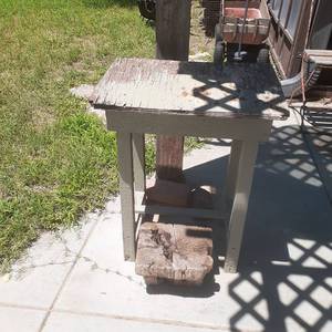 lot 4008 image: Wooden table and small foot stool. Table is 30 x 24 x 17. Stool is 8 x 12 x 9
