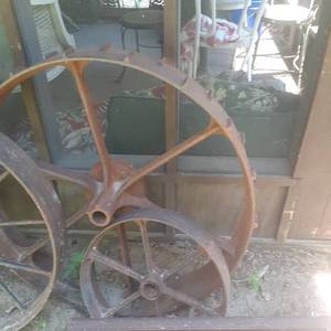 lot 4019 image: (2) Wagon wheels.