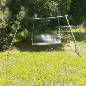 lot 4024 image: Swing
