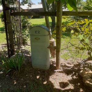 lot 4026 image: Cistern lift