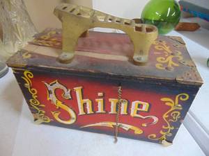 lot 1773 image: Shoe Shine Box
