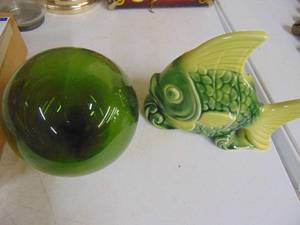 lot 1774 image: Pair of Planters