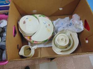lot 1784 image: Franciscan Desert Rose China Pieces