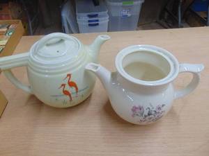 lot 1799 image: Pair of Tea Pots  Drip-O-lators - No lids