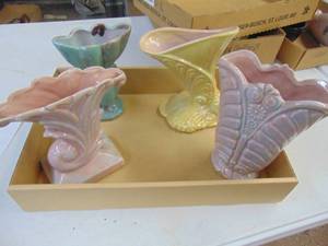 lot 1805 image: 4 Ceramic Planters - Gonder