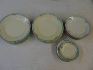 lot 1810 image: China Pieces Marked Bavaria