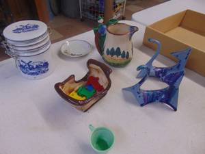 lot 1814 image: Assorted Decor Pieces