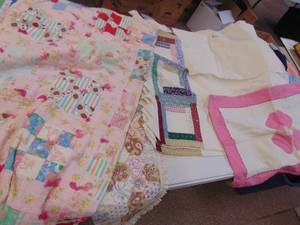 lot 1820 image: Assorted Childrens Quilts - Blankets