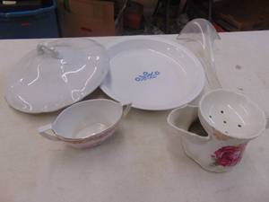 lot 1833 image: Corning Ware pie Plate and More