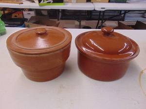 lot 1847 image: Pair of Ceramic Bowls