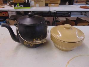 lot 1848 image: OvenWare Bowl with Lid and Cookie Jar Teapot