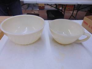 lot 1868 image: 2 Fire King Bowls