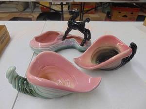 lot 1877 image: 3 Planters - Hull
