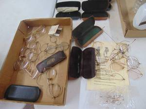 lot 1885 image: Selection of Vintage Wire rimmed glasses
