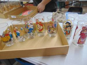 lot 1894 image: Alvin and the Chimpmunk Glasses