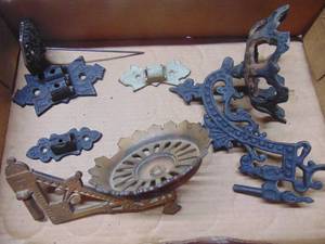 lot 1907 image: Cast Metal lamp Holders