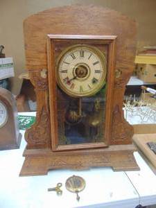lot 1915 image: Seth Thomas Mantle Clock