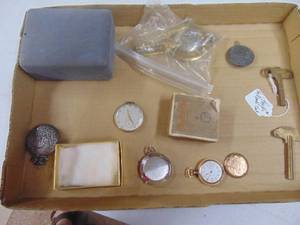 lot 1921 image: Watches and Clock Keys