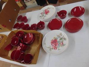 lot 1924 image: Melmac type Dishware