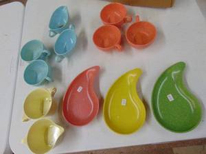 lot 1929 image: Texasware Type Assorted Dishware
