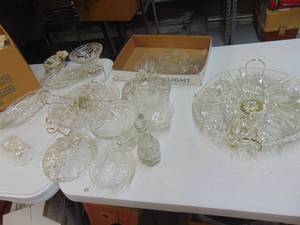 lot 1940 image: Clear Pressed Glass - Servers and punch Bowl