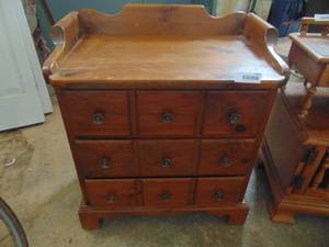 lot 1945 image: Small Chest of Drawers - Changing Table 