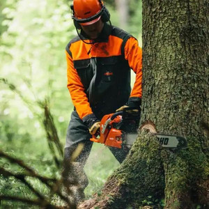 lot 24235 image: ECHO - 20 in. 59.8 cc Gas 2-Stroke Cycle Chainsaw - Retail $419.00