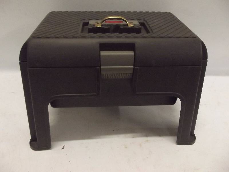 Rubbermaid Foot Stool/Tool Box | Tall T Sales!!!! | Equip-Bid